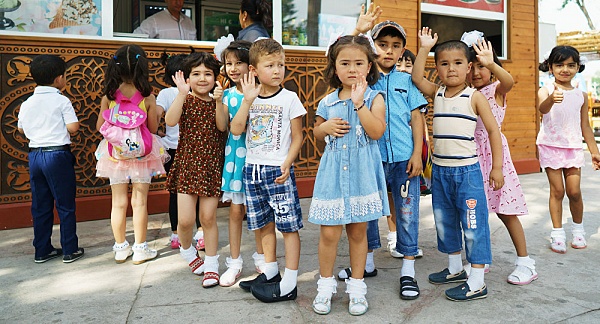 Группа украинских детей прибыла в Узбекистан для отдыха и оздоровления
