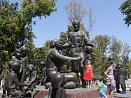 В Ташкенте памятник Шамахмудовым вернут на старое место