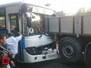 Один гражданин Узбекистана погиб, еще 10 казахстанцев и узбекистанцев пострадали в результате ДТП в Туркестанской области