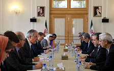 Иран и Франция провели двусторонние переговоры в Тегеране