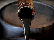 Нефть незначительно подорожала на ведущих мировых биржах