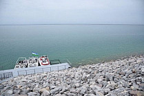 В Сырдарьинской области эвакуировали жителей поселка, затопленного после прорыва дамбы