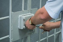 Мирзиеев помиловал 92 заключенных