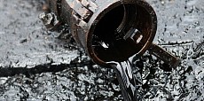 Цены на нефть на ведущих мировых биржах снизились