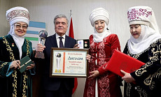 Президент Узбекистана признан в Кыргызстане «Человеком 2019 года»