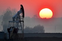 Цены на нефть продолжили снижение на ведущих мировых биржах