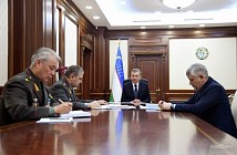 Президент Узбекистана обсудил с силовиками вопросы защиты госграницы