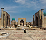 На таджикские такси разместили рекламные баннеры туров в Узбекистан