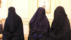 Мажилис одобрил в первом чтении законопроект, вводящий запрет на ношение закрывающей лицо одежды