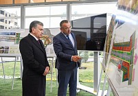 Мирзиеев посетил махаллю и отдел внутренних дел в Джизаке 