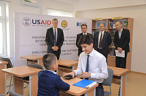 Уровень знаний учеников 70 школ Узбекистана оценят по международной системе 