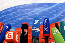 Российские федеральные телеканалы сообщили о пожаре в Кемерово только на следующий день после трагедии