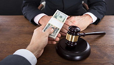 При получении взятки в $12 тыс. задержан судья в Хорезмской области
