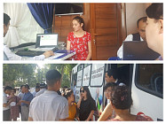 В Самарканде из-за большого потока абитуриентов документы в вузы принимаются в автобусах