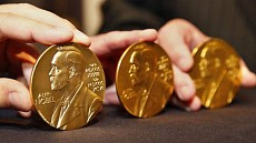 Присуждающая Нобелевскую премию по литературе академия официально приняла отставку четырех членов