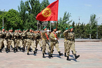 В Кыргызстане зарплата военнослужащих контрактной службы увеличена на 30%