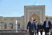 Мирзиеев посетил комплекс «Сузук-ота» в Ташкенте