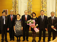 Ўзбекистоннинг олти вакили “Академик пальма” ордени билан мукофотланди