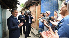 Генпрокуратура Узбекистана прокомментировала выселение женщин из подаренных президентом коттеджей в Андижане