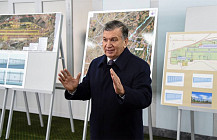 Президент Узбекистана посетил одну из военных частей в Чирчике