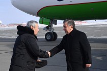 Ўзбекистон президенти Қорақалпоғистонга борди ва у ерда тиғиз кун ўтказди  