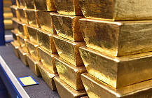 Цена на золото по итогам вечернего межбанковского фиксинга в Лондоне во вторник понизилась