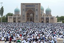Во всех соборных мечетях Узбекистана прошел праздничный намаз Хайит