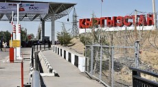 На кыргызско-узбекской границе кыргызские пограничники пресекли провоз контрабанды 