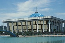 Почти 6 сумов из 10-и в Узбекистане направлены на образование