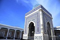 Президент Узбекистана посетил мавзолей Имама Бухари в Самаркандской области