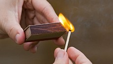 В Самаркандской области девочка подожгла колыбель с двухмесячным братом