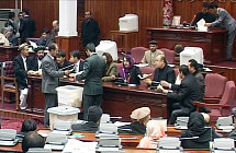 В афганском парламенте продолжается конфликт в связи с избранием нового спикера