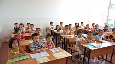 Таджики, проживающие в Узбекистане, опасаются возможного закрытия своих школ