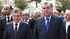 Президент Узбекистана призвал эффективно задействовать трансрегиональный маршрут Центральная Азия - Персидский залив