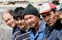 Легальным мигрантам помогут структуры Узбекистана и России