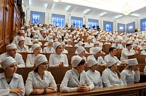 Медицинские вакансии в Узбекистане заполняются выпускниками вузов и пенсионерами