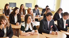 В Узбекистане в колледжи будут принимать только после 11 класса