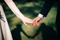 В Узбекистане разрешили устанавливать двойную фамилию при регистрации брака