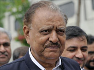 Мирзиеев поздравил президента Пакистана