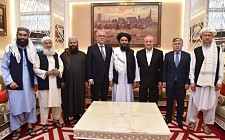 Абдулазиз Камилов встретился с главой Движения «Талибан» в Дохе