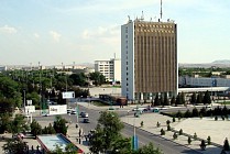 Мирзиеев прибыл в Навоийскую область